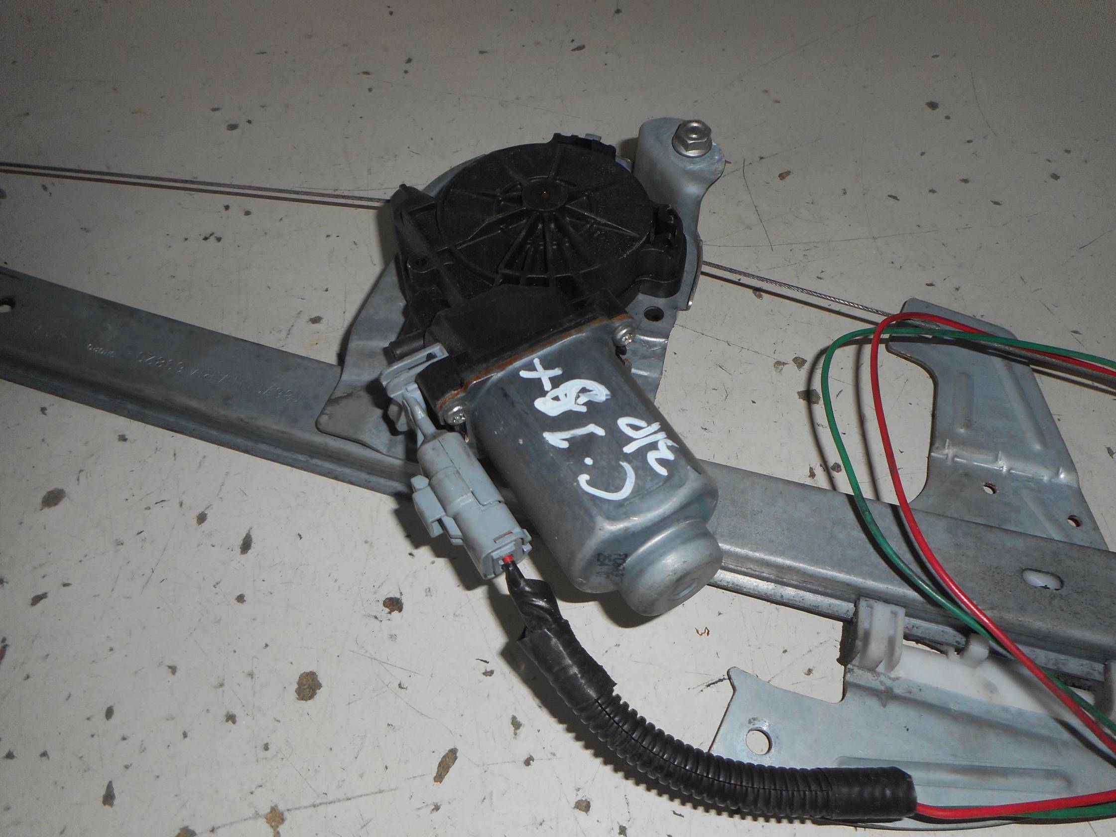 Alzacristallo elettr. porta ant. sx.